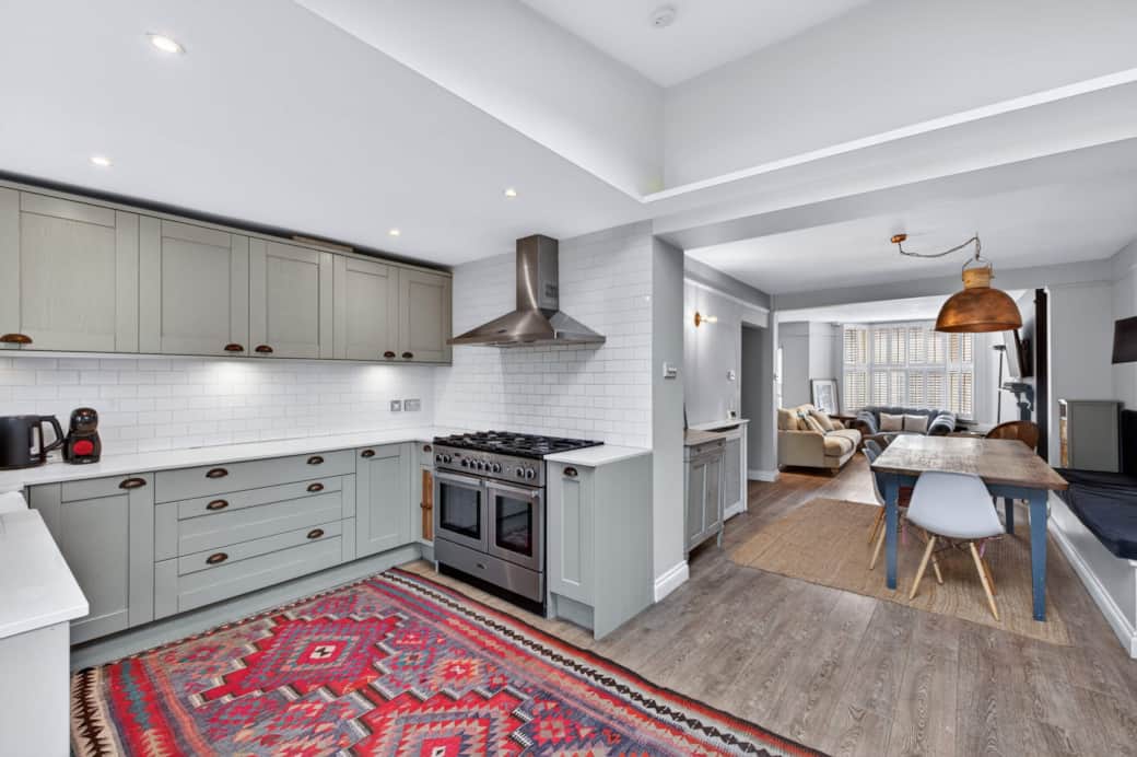Full Kitchen Full Kitchen