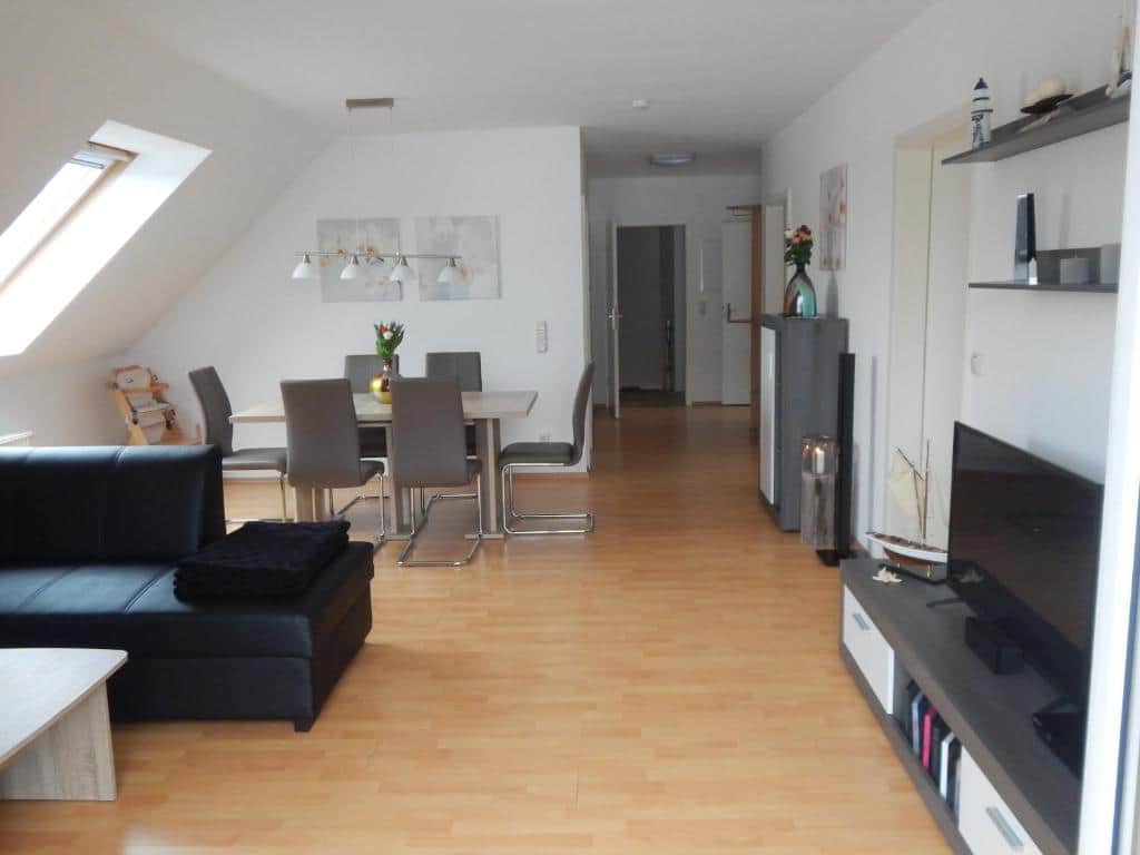 Blick in den Eingangs- und Essbereich Blick in den Eingangs- und Essbereich