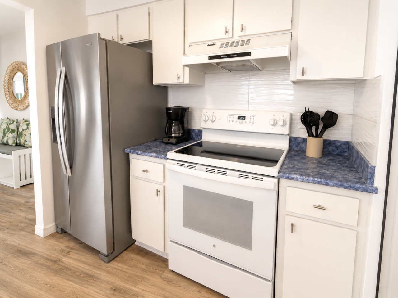 Castaway 22D kitchen