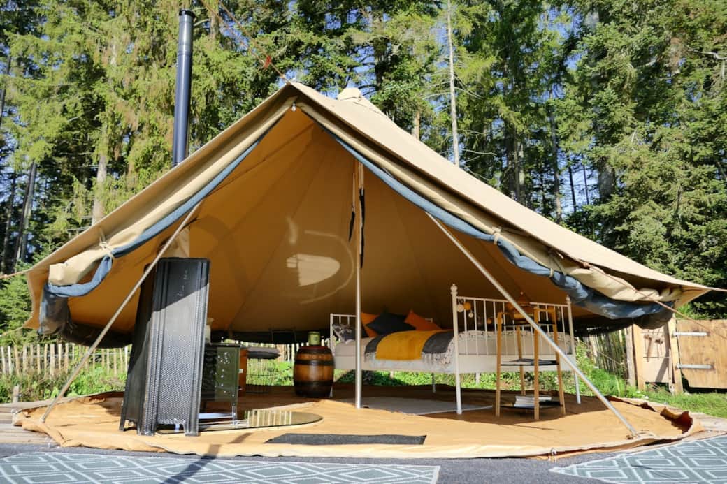 Zelt seitlich komplett geöffnet