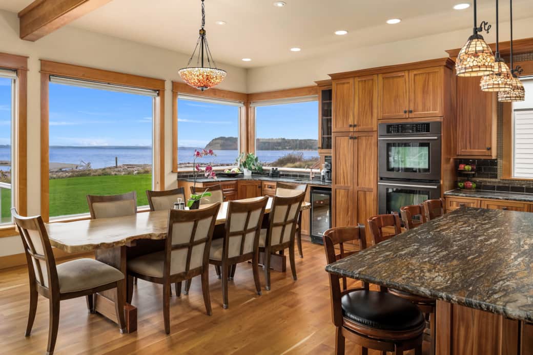 Dining room overlooking bay Dining room overlooking bay