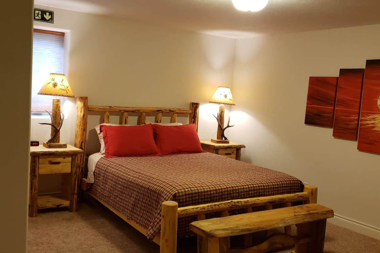 Bedroom 1, Queen