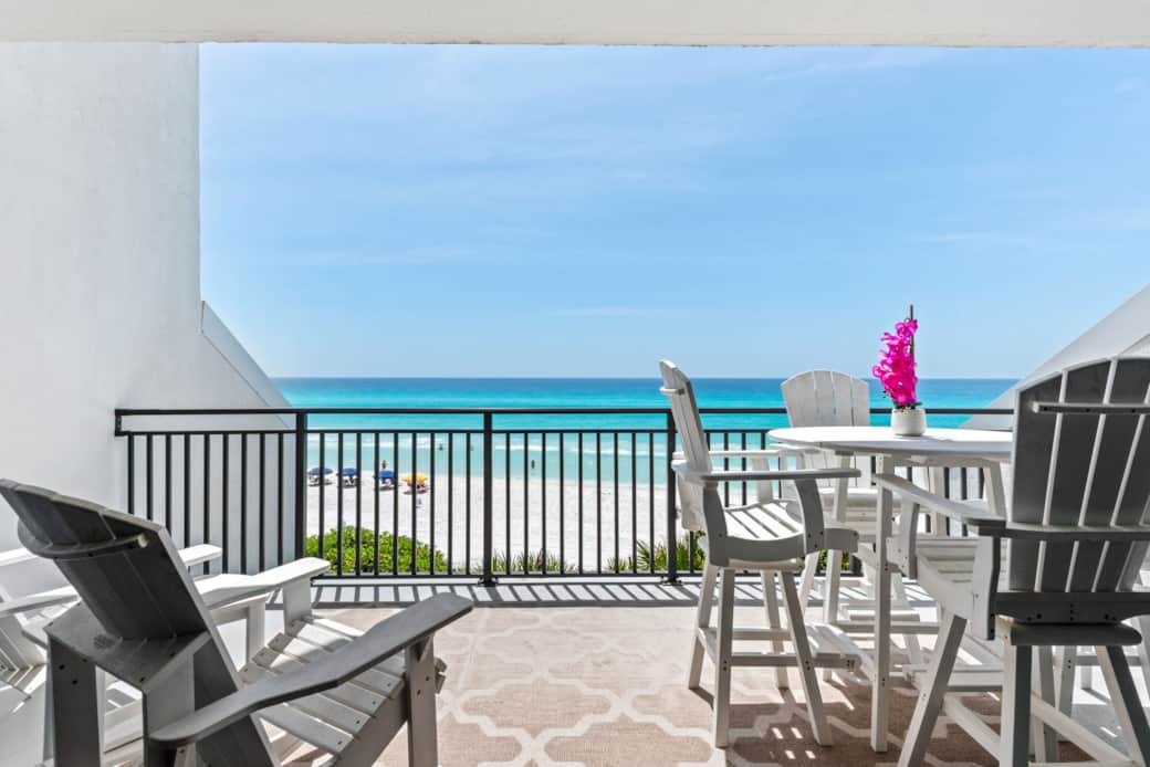 Gulf front main floor balcony