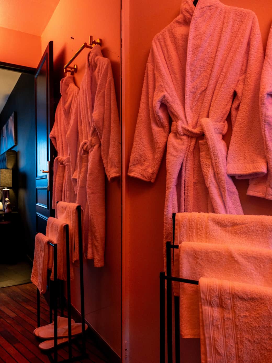 Luxury romantic spa love room horizons Rennes centre balneo private hammam private couple relaxation
