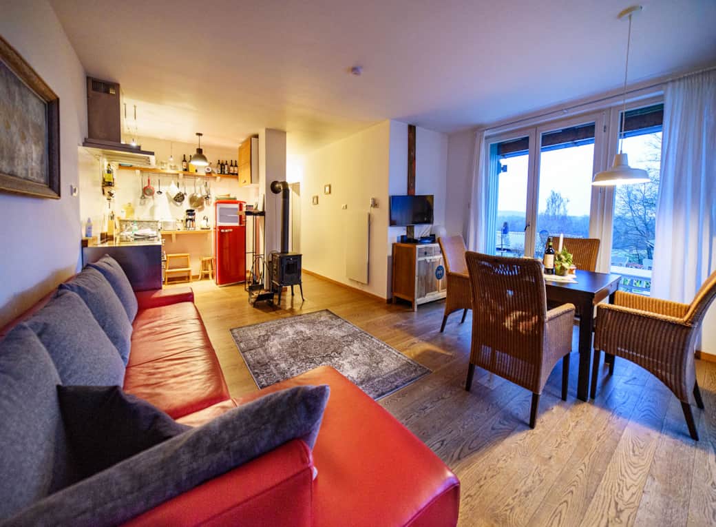 Wohnzimmer mit Küchenbereich
