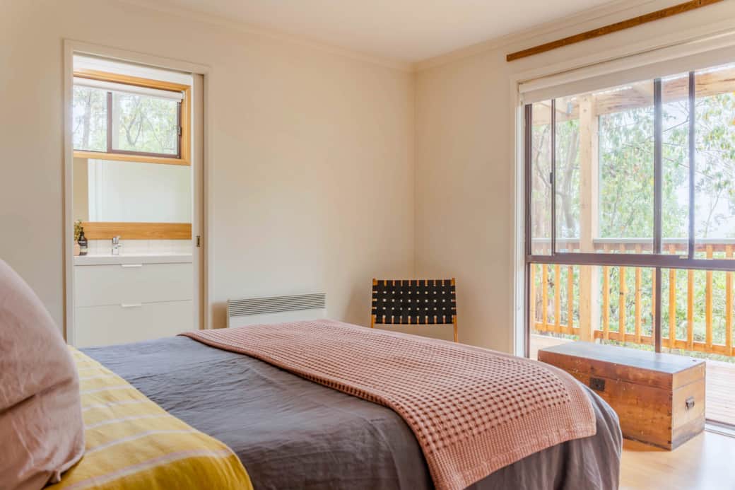 Queen bedroom with ensuite Queen bedroom with ensuite