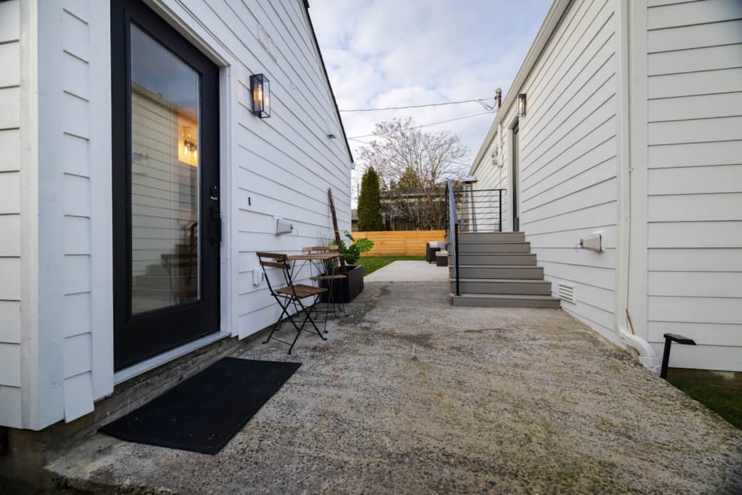 bungalow entrance: personalized keyless smartlock code provided prior to check-in