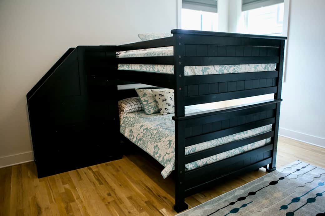 Bedroom 2: 2 Full Beds & Single Bed (Trundle)