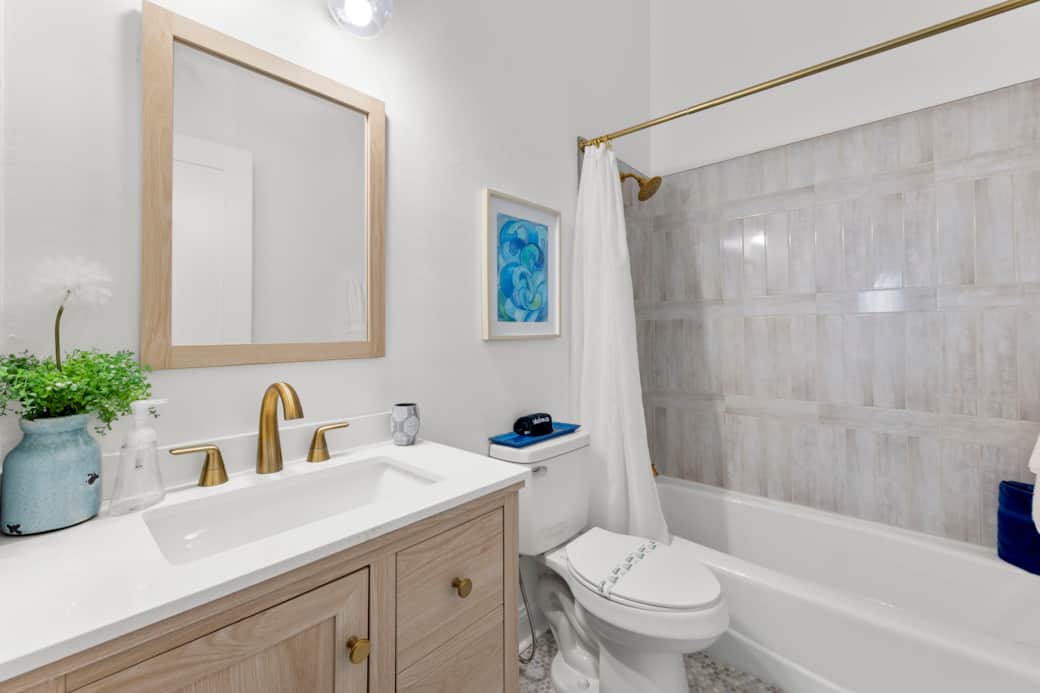 Modern Guest Baths 1