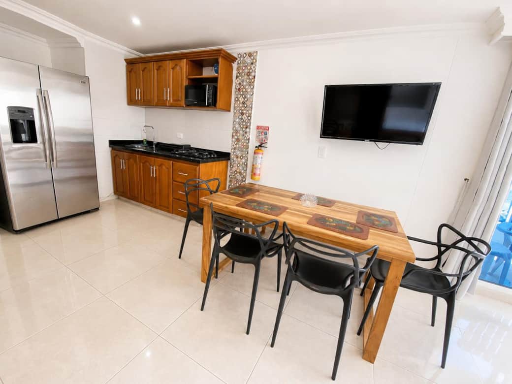Comedor, televison, nevecón 
