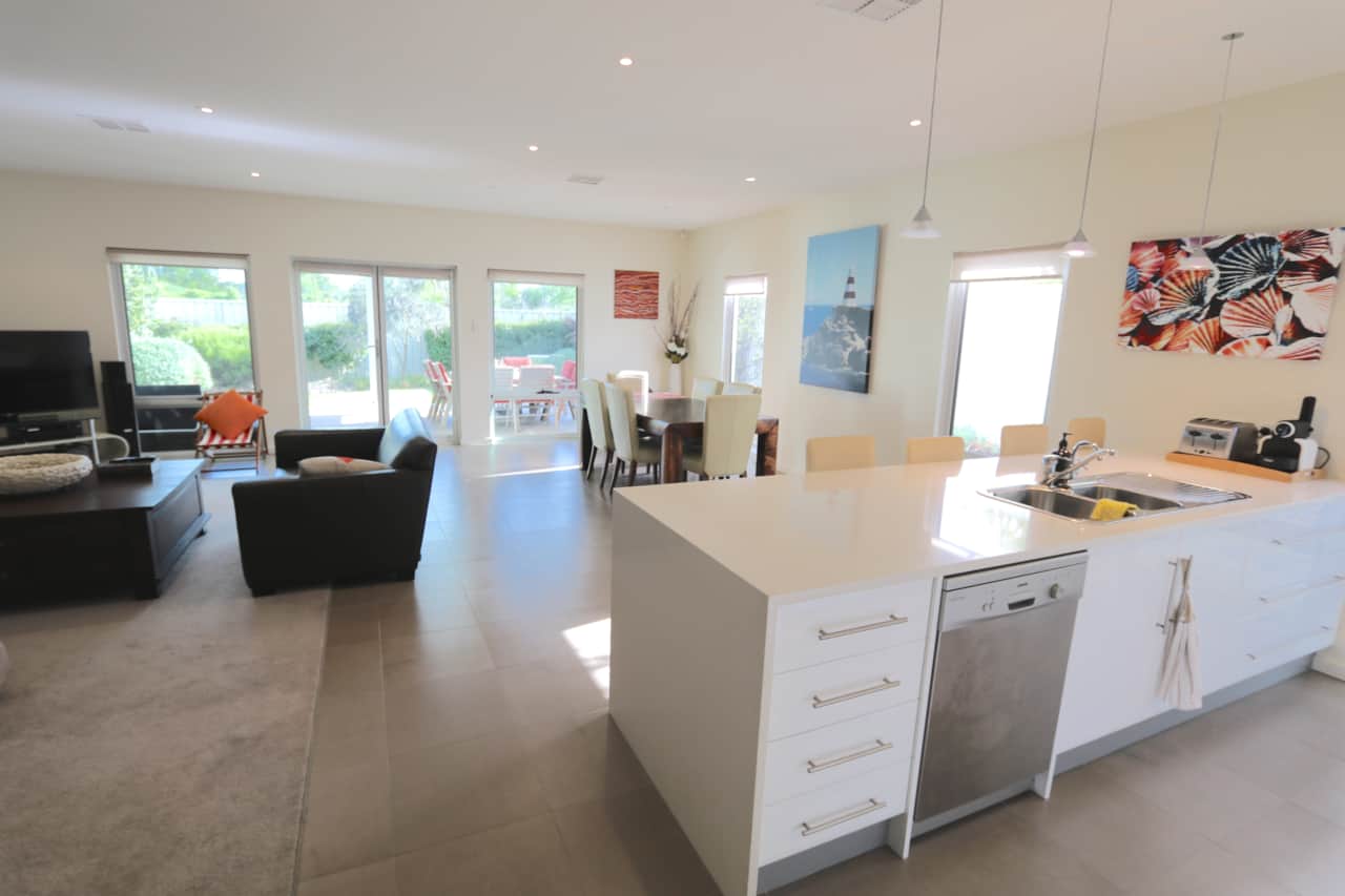 Robe Accommodation Ten Robe St Sleeps 6