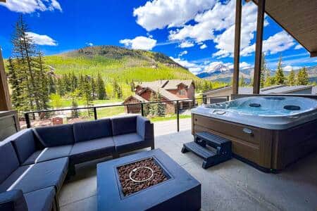 Hot tub and fire pit with a view