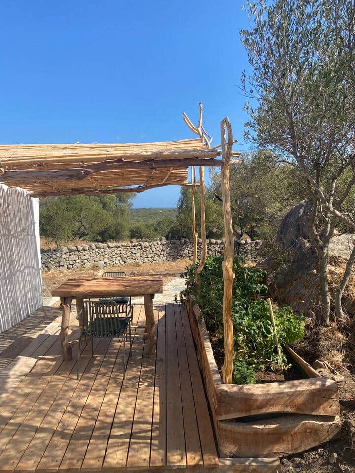 Zona pranzo esterna con orto dedicato