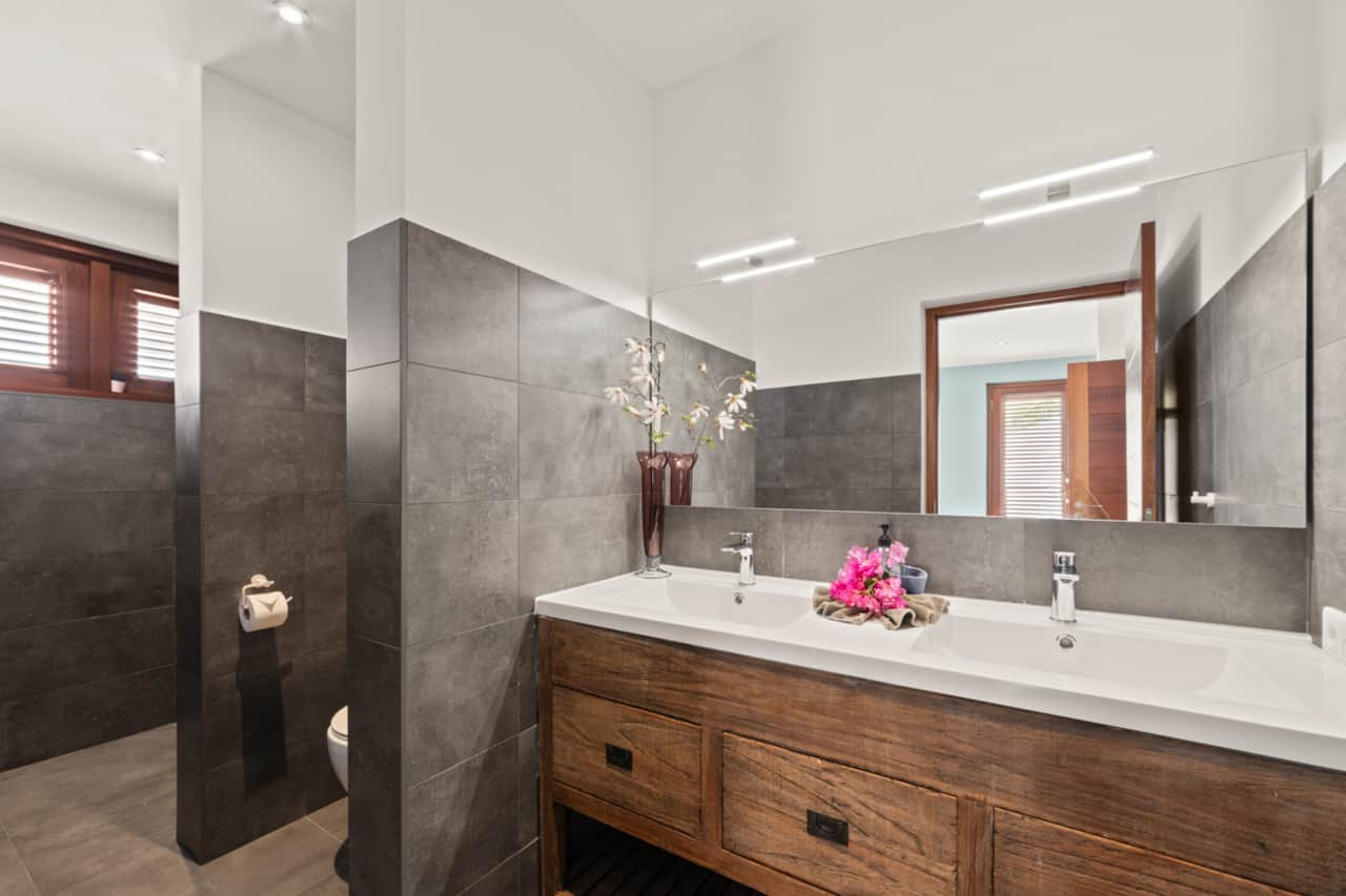 Lahara Suites