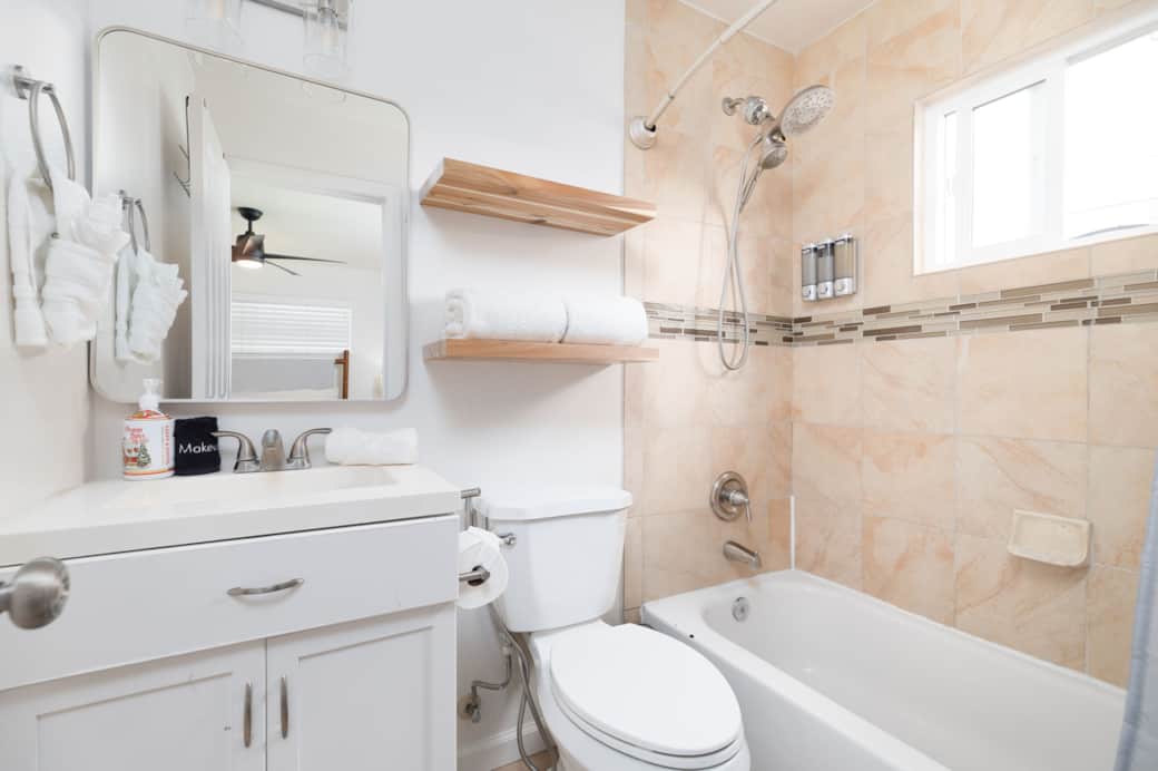 Bathroom 1-1