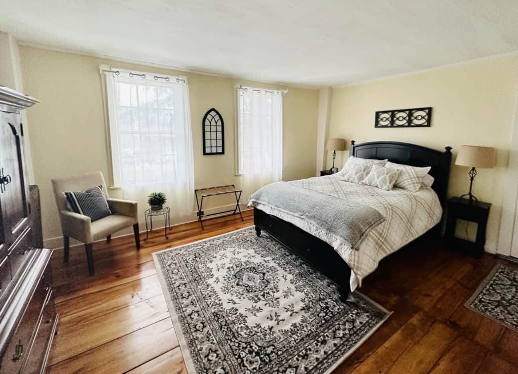 Gallery c. 1804 Former Tavern and Inn, Fryeburg Maine Rental