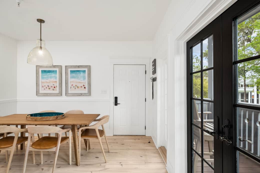 Modern Family dining