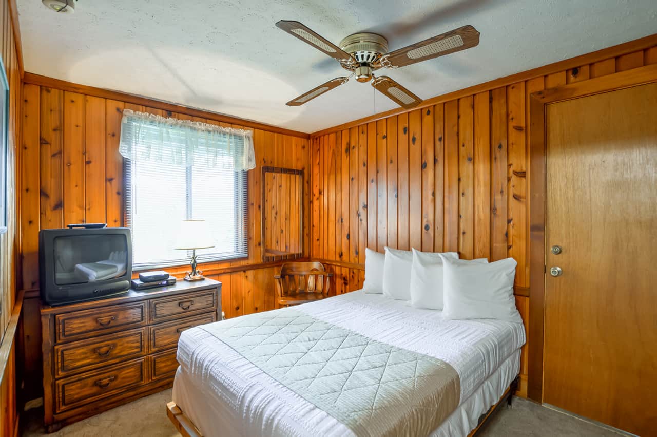Queen Room 2