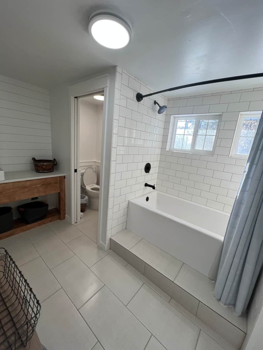 Loft shower with lake views!
