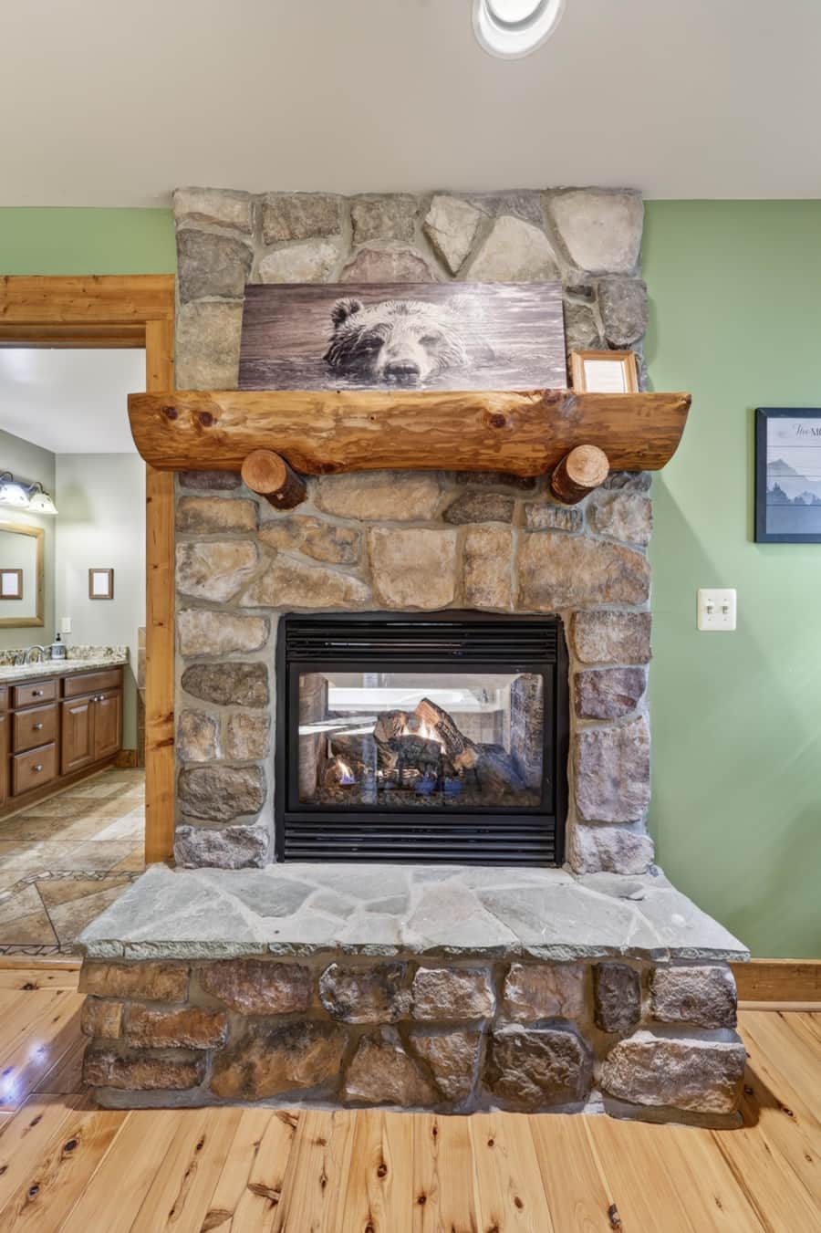 Two sided gas fireplace