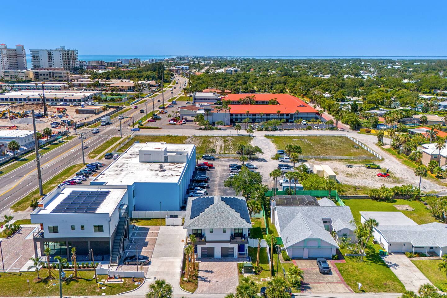 Aerial view of neighbourhood and surroundings