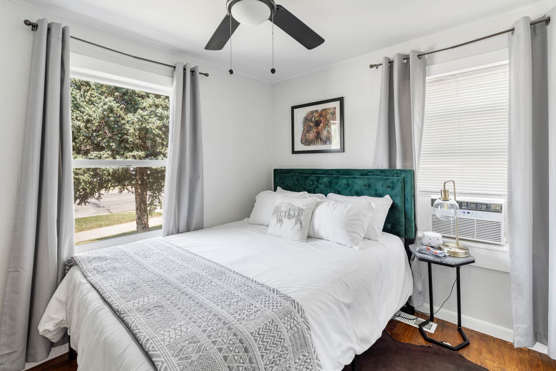 Emerald City Bungalow bedroom linens