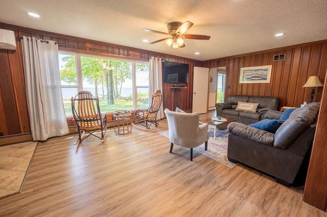 Spacious living  room