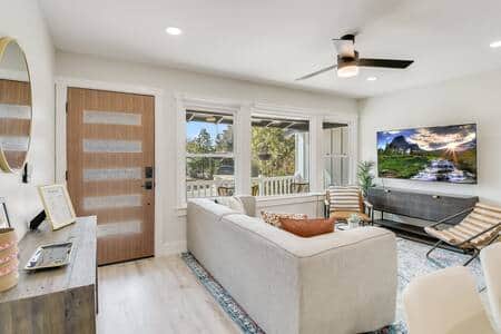 Living room with 65" TV