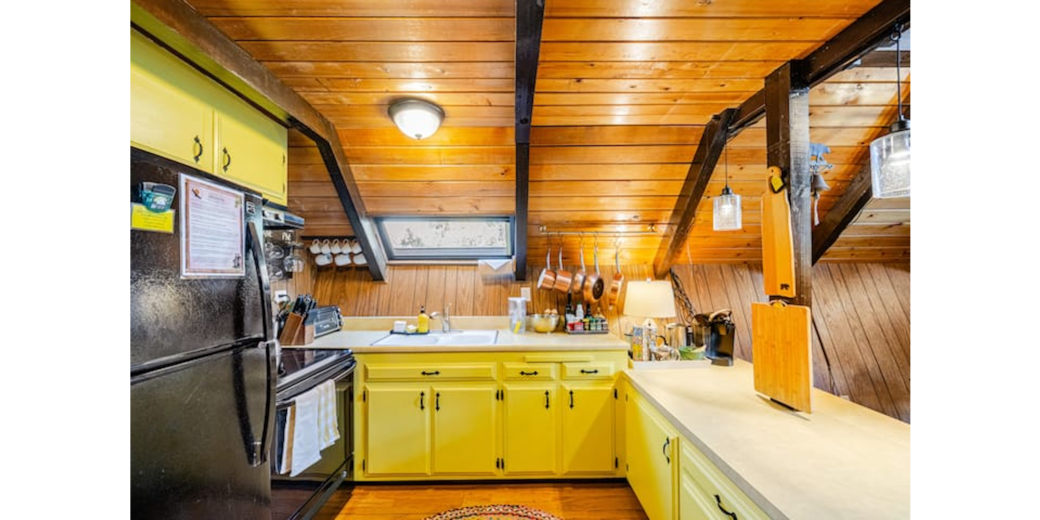 The kitchen also has a tree-top view. The kitchen also has a tree-top view.