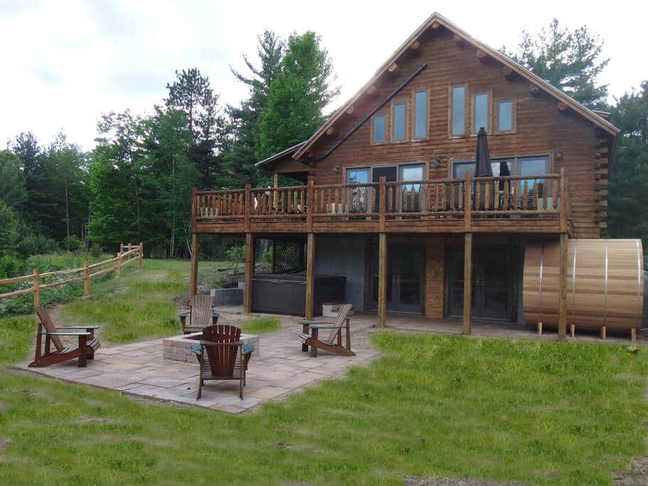 Hot Tub, Sauna, Fire Pit Hot Tub, Sauna, Fire Pit