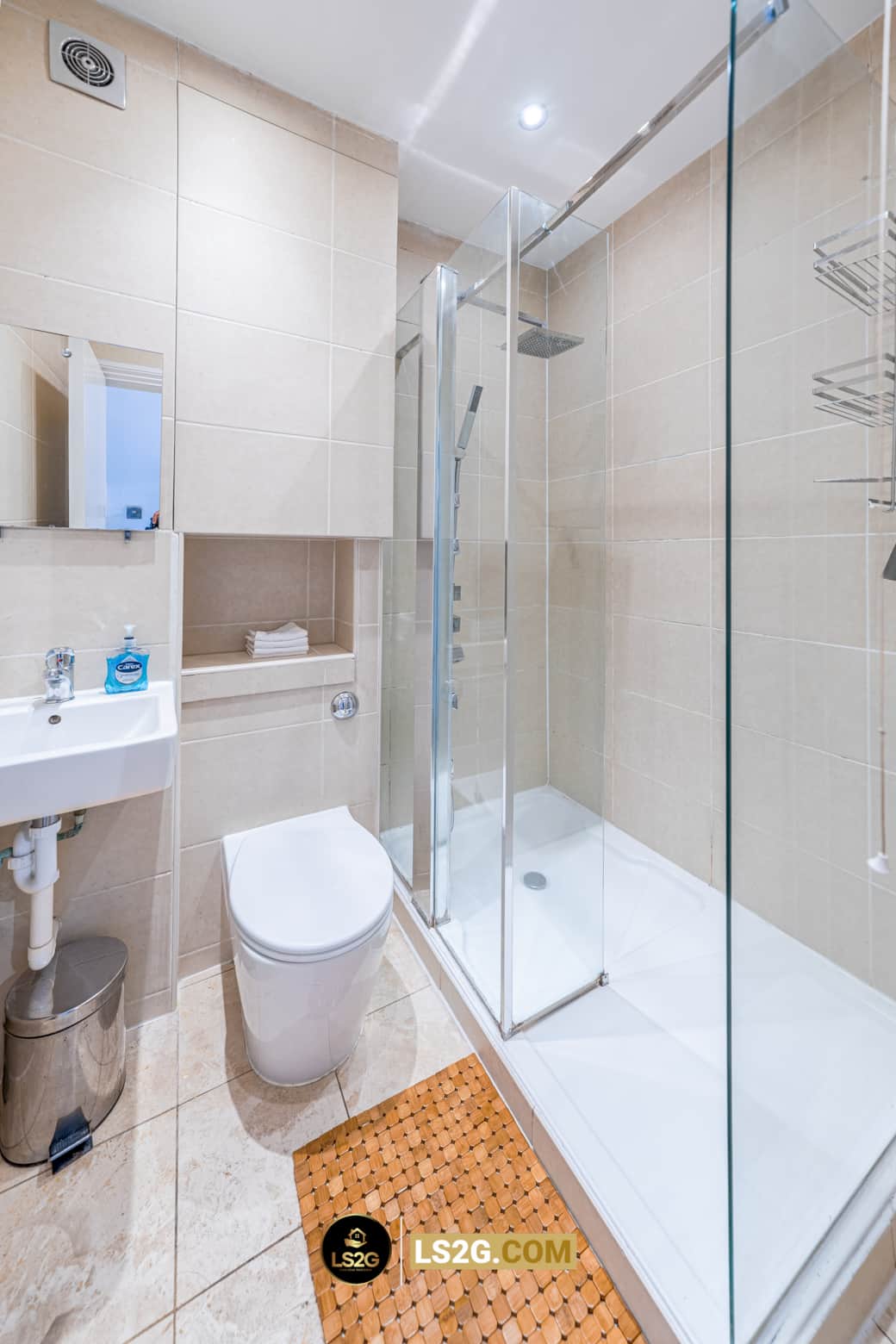 Bathroom at LS2G STAYS Bathroom at LS2G STAYS