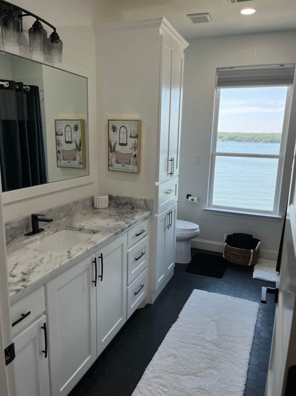 Upstairs bath/shower