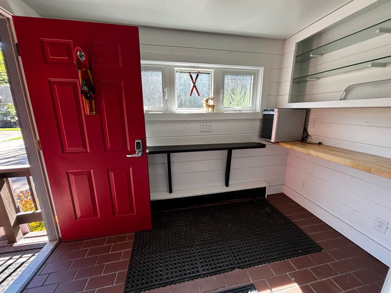 Ski Tuning & Foyer Entry
