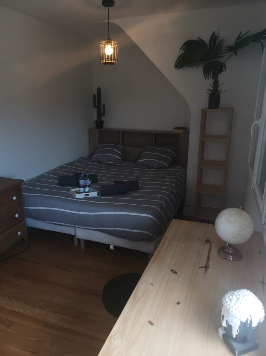 Chambre 2 avec grand lit king size du gîte pour entreprise