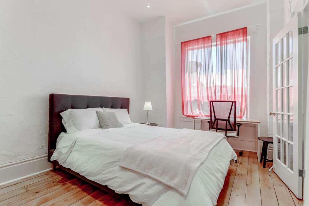 •	Cozy bedroom near BMO Field and Little Italy Toronto 