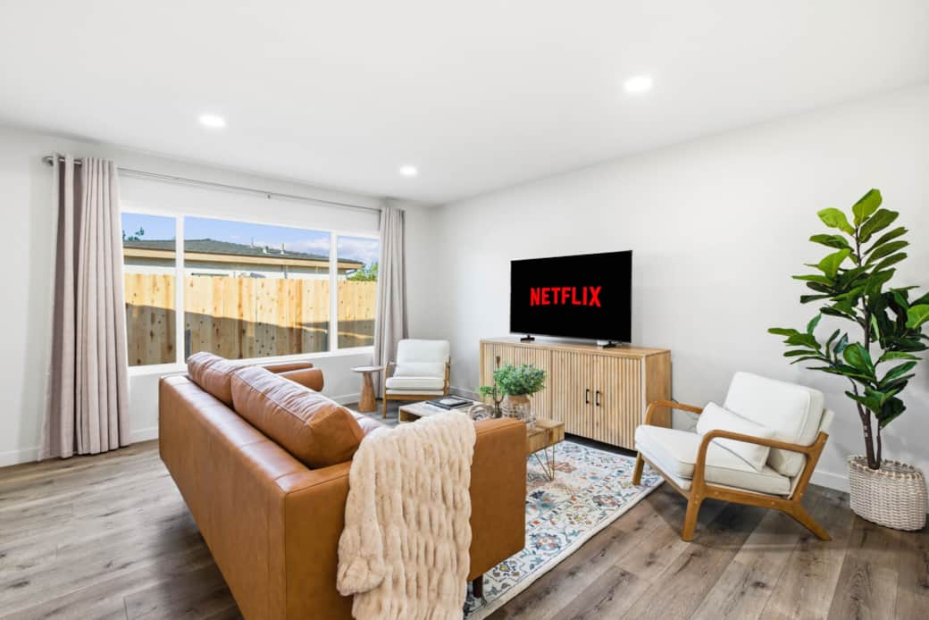 Living Area w/ Smart TV
