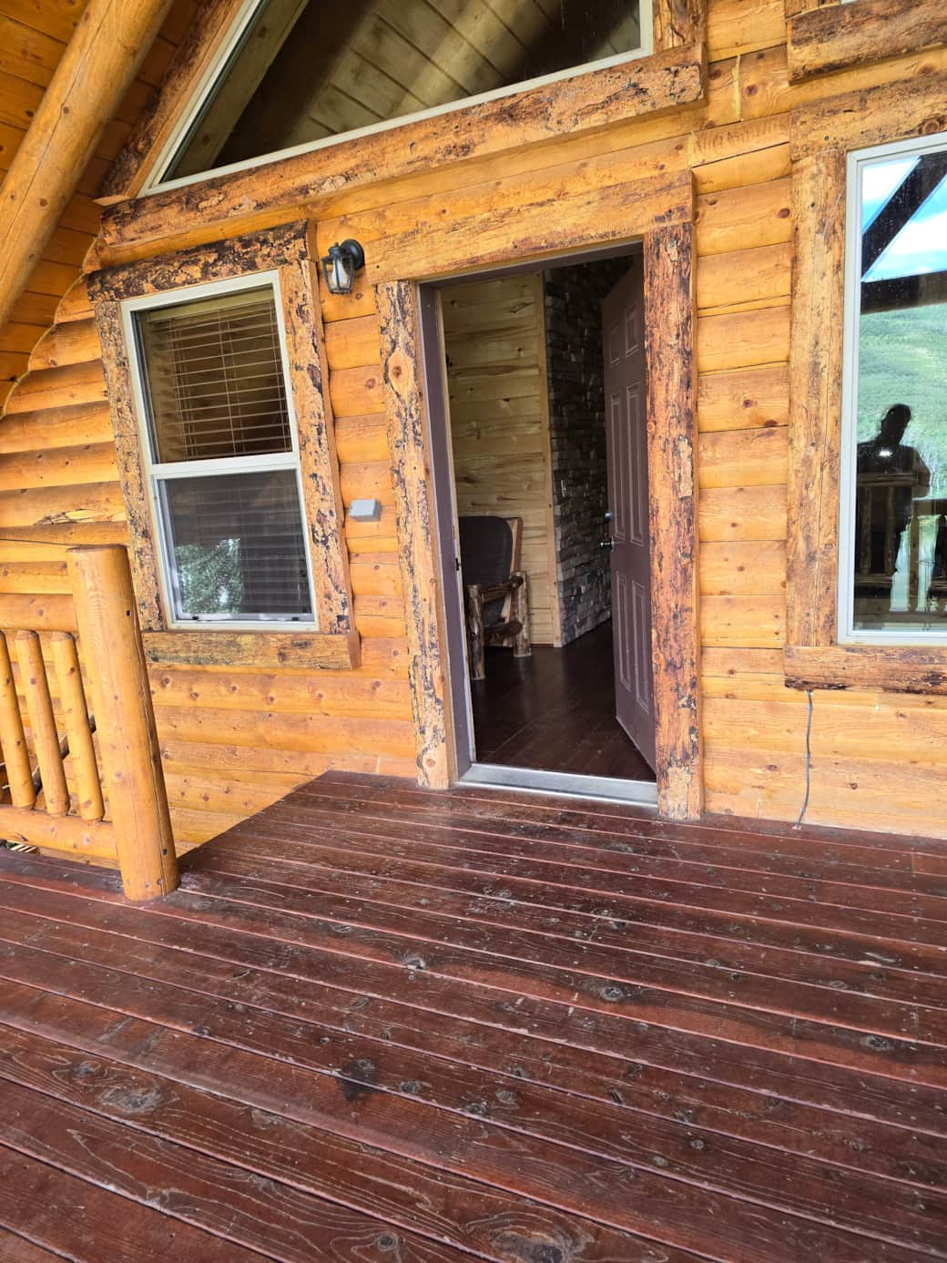 Upstairs balcony and entrance lodge