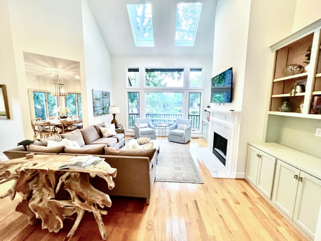 Spacious Open and Light Filled Great Room