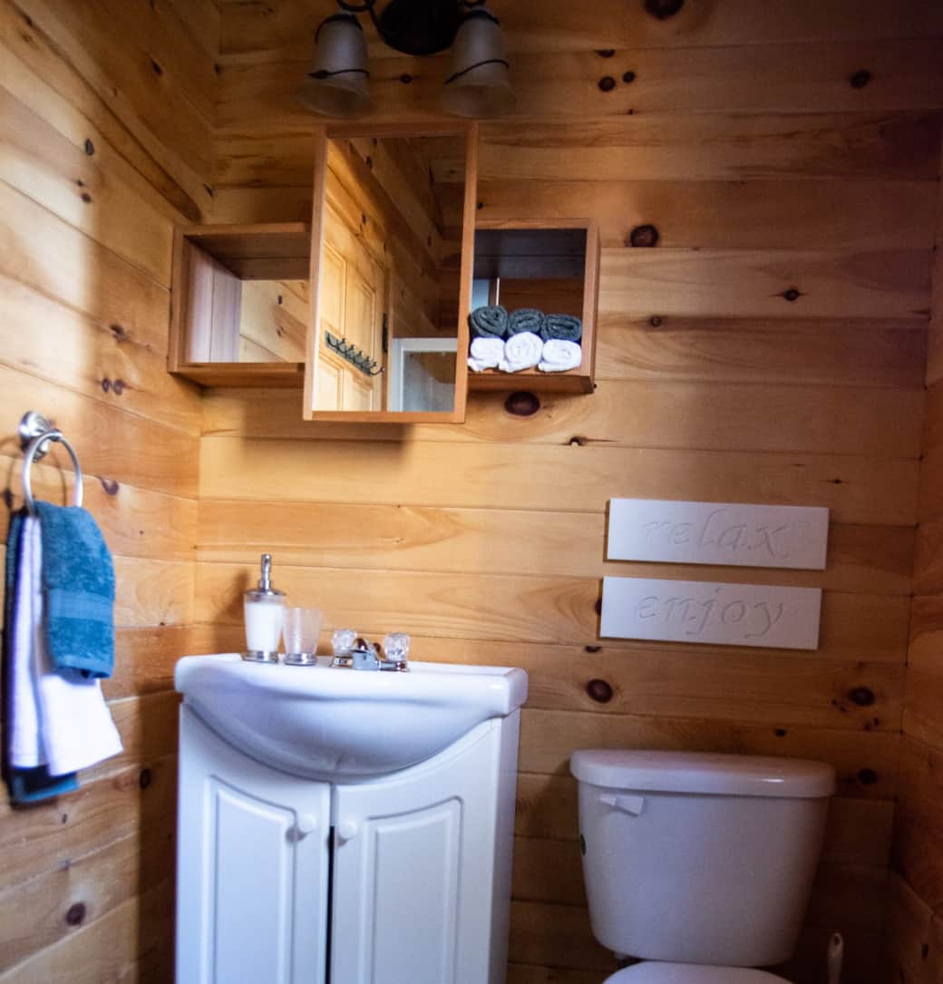 Woodview Cottage Washroom Woodview Cottage Washroom