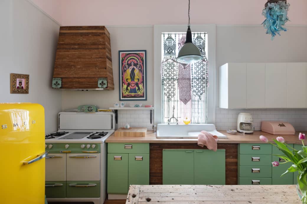 New Orleans Luxury Apartment - Nomad - Kitchen 