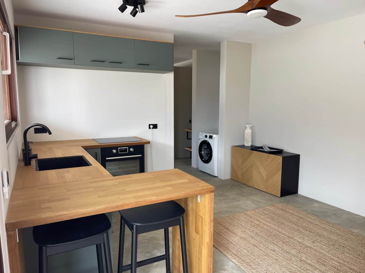 Moderne keuken in Studio Vista Royal