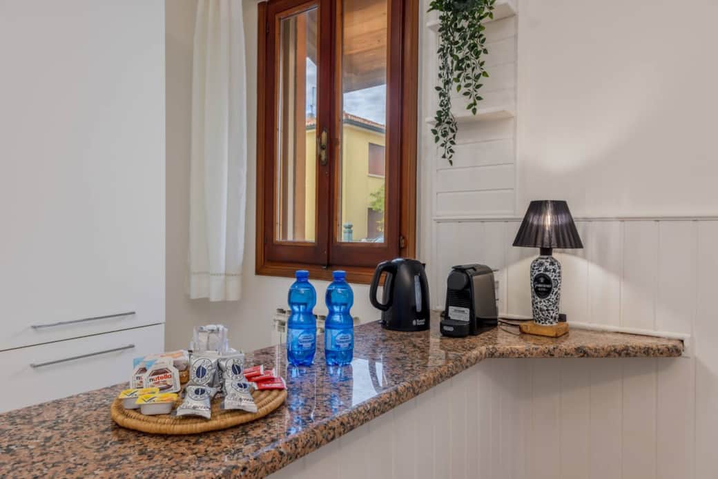 Tutto il necessario per la tua pausa caffè/Tè. Tutto il necessario per la tua pausa caffè/Tè.