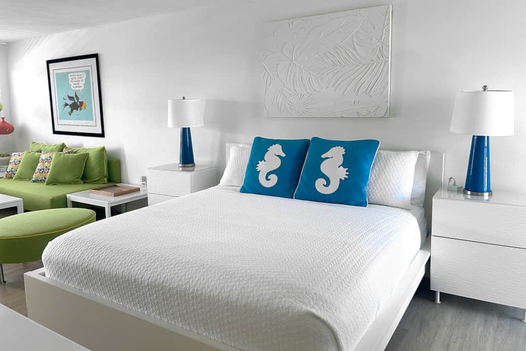 #35 - 100% crisp cotton lines and comforters