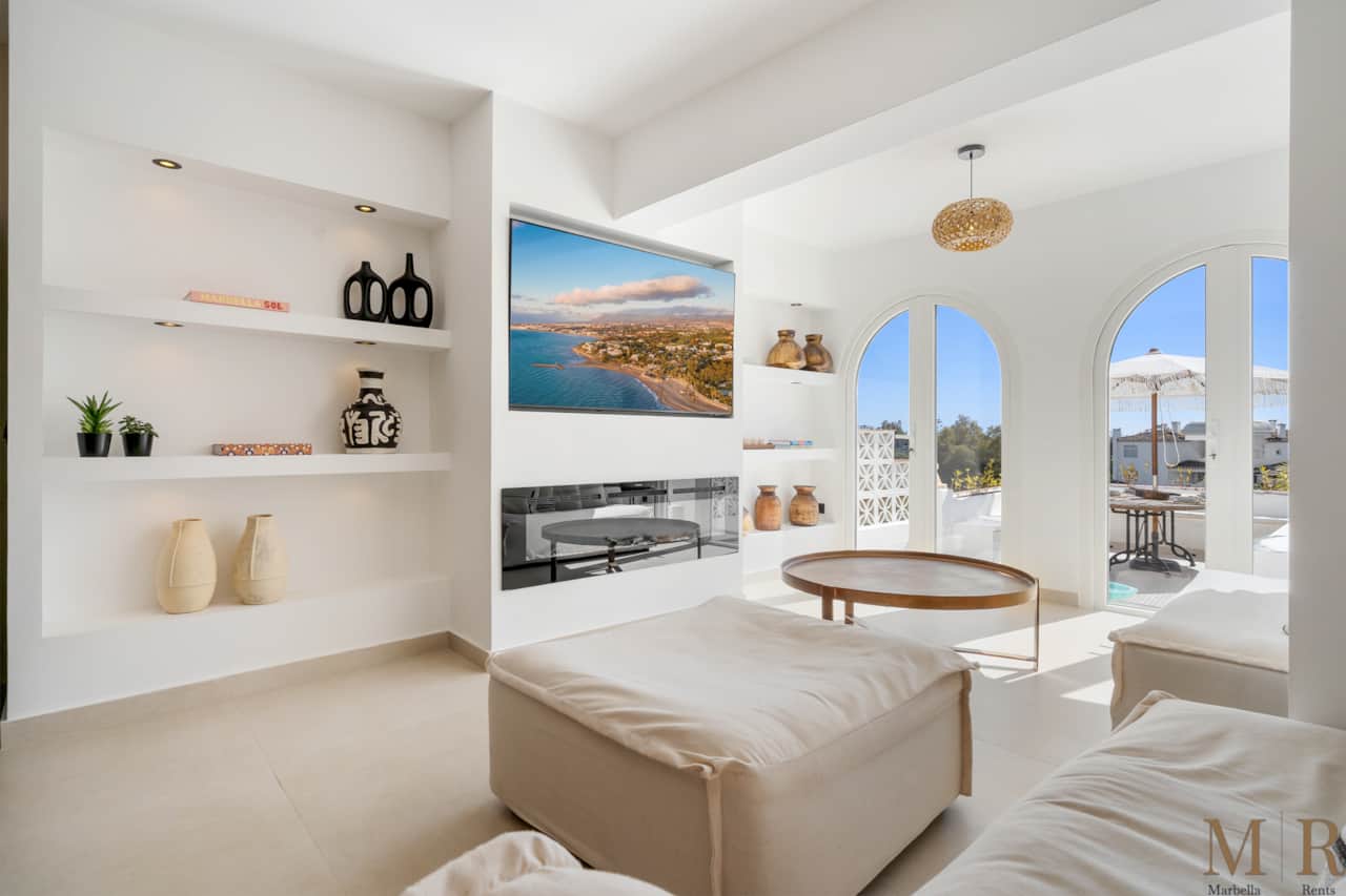 Living rom with natural light.