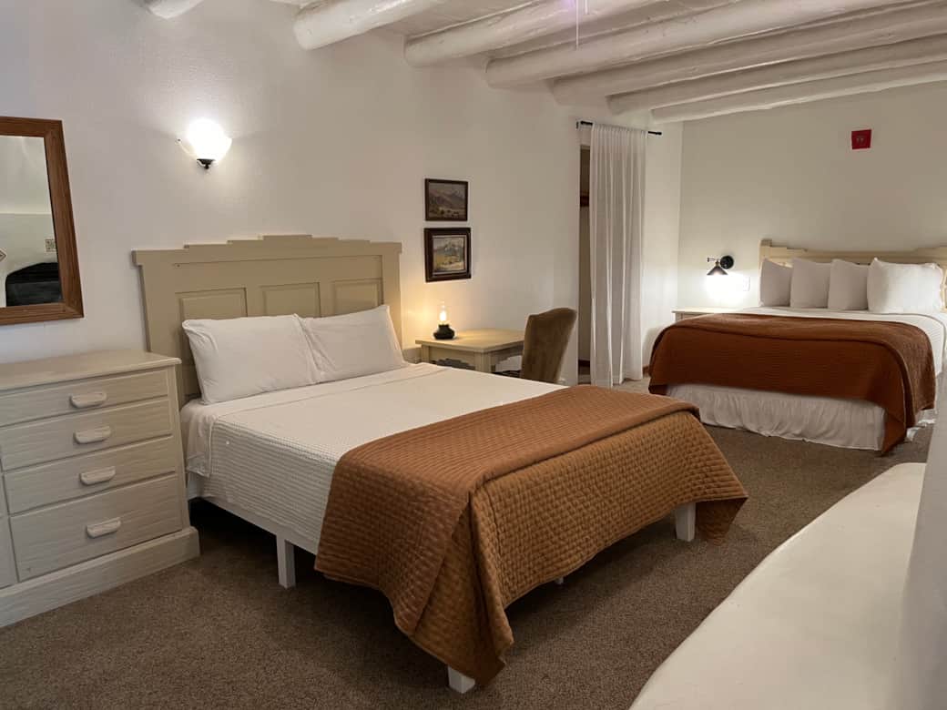 Triple Queen Room Triple Queen Room