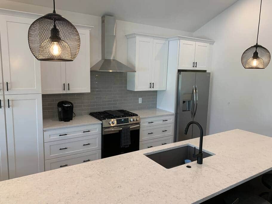 Beautifully finished and modern kitchen. Beautifully finished and modern kitchen.