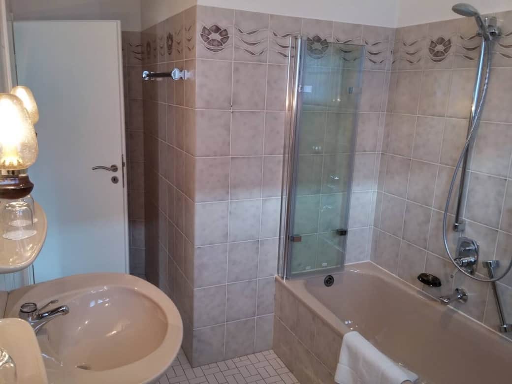 Badezimmer im Erdgeschoss Badezimmer im Erdgeschoss