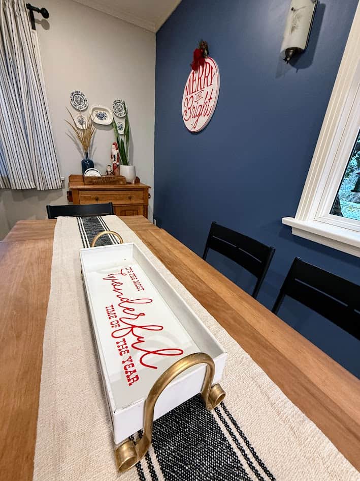 Festive dining room touches.