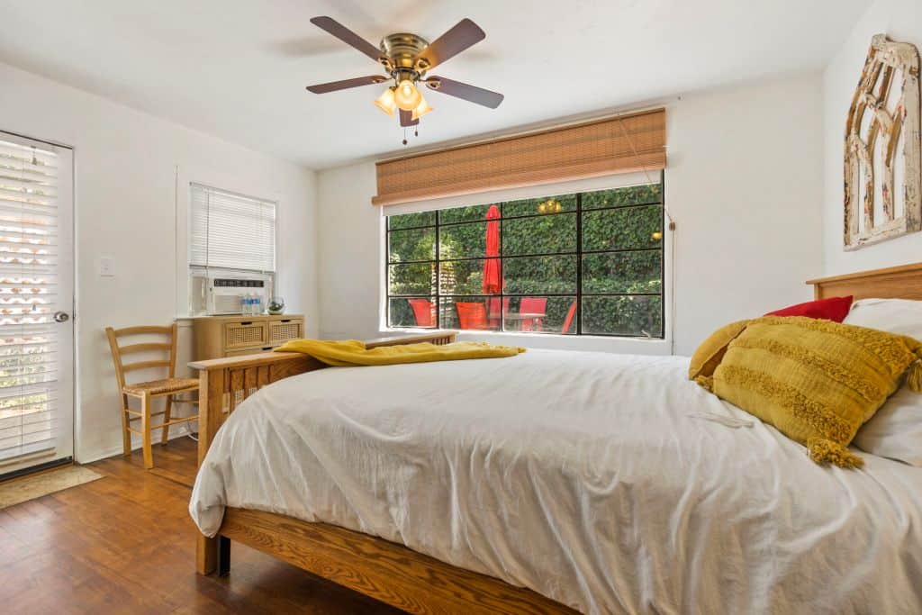 15 web or mls 105 w leroux st