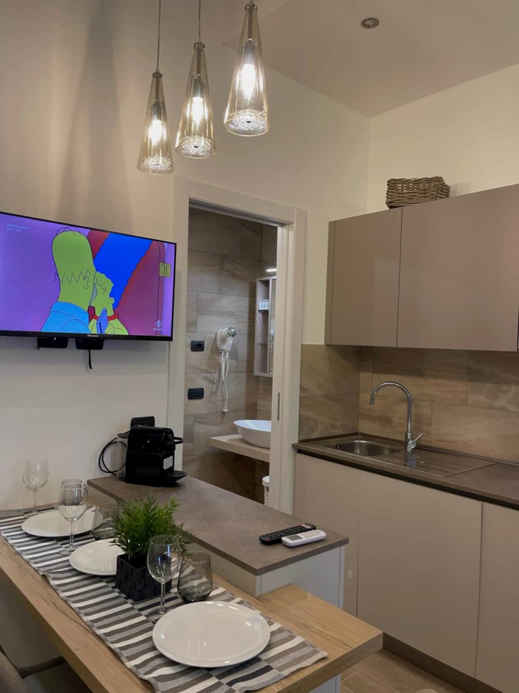 Kitchen corner - tv